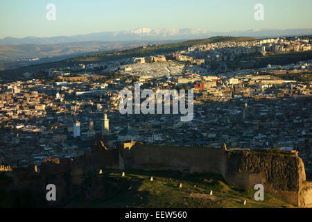 Luftaufnahme von Medina von Fez am Sonnenuntergang, Marokko, Afrika Stockfoto