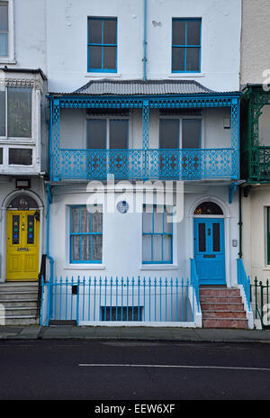 Haus am 8 Paragon, Ramsgate, Ket, UK, zeigt einer blauen Plakette, die darauf hinweist, dass der Naturforscher Charles Darwin waren Tere in 1850. Stockfoto