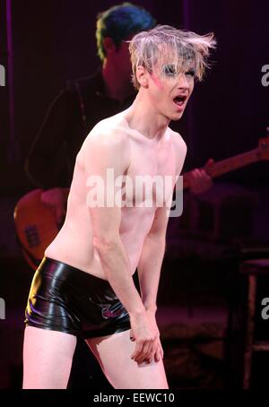 New York, NY, USA. 21. Januar 2015. John Cameron Mitchell im Inneren für John Cameron Mitchell kehrt in HEDWIG AND THE ANGRY INCH, Belasco Theatre, New York, NY 21. Januar 2015. Bildnachweis: Derek Sturm/Everett Collection/Alamy Live-Nachrichten Stockfoto