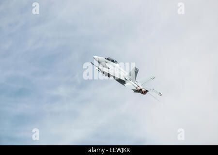 Boeing F/A-18F Super Hornet Multi Rolle Kampfjet zeigt an der Royal International Air Tattoo. Stockfoto