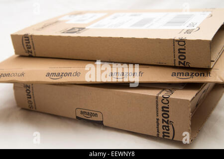 Amazon Pakete, Pakete, post, Online-shopping. Stockfoto