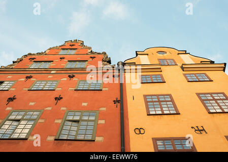 Niedrigen Winkel Ansicht der Gebäude in der alten Stadt Stockholm, Schweden. Stockfoto
