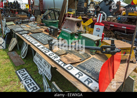 Massachusetts, antiken Flohmarkt Brimfield, Eisenbahn, Eisenbahn, Zug Getriebe Stockfoto