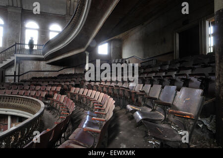 Derby CT USA--einige behaupten, dass das Sterling Opernhaus in Derby von Geistern heimgesucht wird. Viele behaupten, dass der Sitz auf der unteren rechten Seite manchmal von einem Geist besetzt wird. Foto Peter Casolino Stockfoto