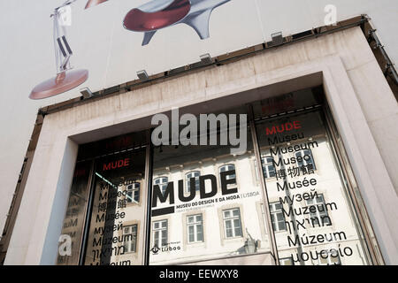 Portugal, Lissabon, Fassade und Eingang des MUDE, Design und Mode-Museum. Stockfoto