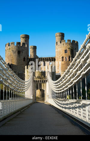 Conwy Castle und Thomas Telford Aussetzung zu überbrücken, North Wales, UK Stockfoto