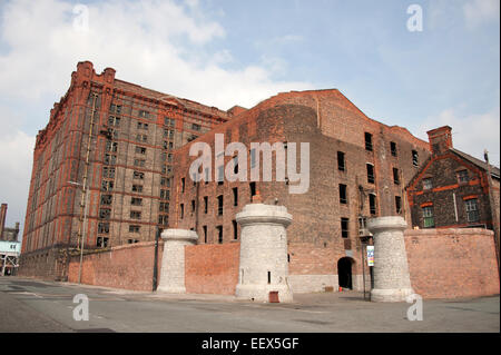 Viktorianische Lager Ziegelbau riesigen roten dock Lagerung Stockfoto