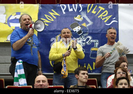 Sopot, Polen 22. Jan.  2015 CEV Volleyball Weltmeisterschaft 2015. PGE Atom Trefl Sopot Gesichter Prosecco Doc-Imoco Conegliano in der Challenge-Runde der Frauen 2015 CEV Volleyball Cup Ð. Italienische Team Fans reagieren während des Spiels Stockfoto