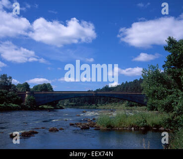 Der River Spey in der Nähe von Speybridge Grantown-auf-Spey in der Nähe von Aviemore Speyside-Schottland Stockfoto