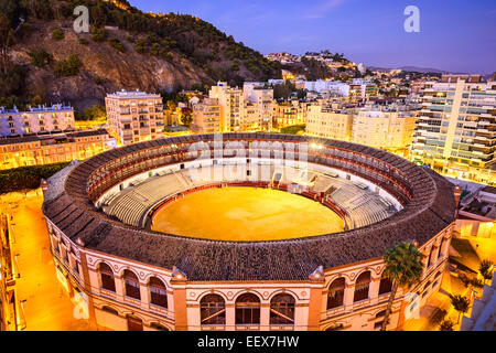 Malaga, Spanien Skyline Innenstadt über die Stierkampfarena. Stockfoto