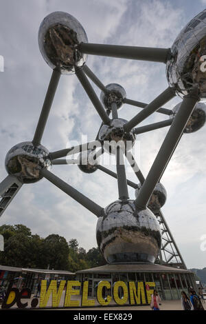 Das Atomium ist ein Gebäude in Brüssel, die ursprünglich gebaut für die Expo 58, Designed by André Waterkeyn, André und Jean Polak Stockfoto