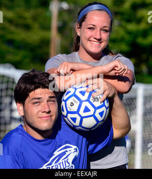 New Haven CT USA Albertus Magnus Torwart Donato Piroscafo hat eine Schwester, die auf die Frauen Nationalmannschaft, Lauren zu spielen. Stockfoto