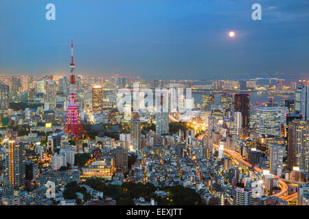 Tokio bei Nacht Stockfoto