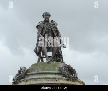 Sir Ronald Gower Denkmal für William Shakespeare, Bancroft Gärten am Fluss Avon in Stratford-upon-Avon, England, Vereinigtes Königreich Stockfoto