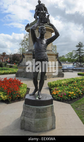 Sir Ronald Gower Denkmal für William Shakespeare, Bancroft Gärten am Fluss Avon in Stratford-upon-Avon, England, Vereinigtes Königreich Stockfoto