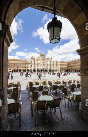 Gerahmte Blick auf den barocken Stil Plaza Mayor, Salamanca, Spanien Stockfoto