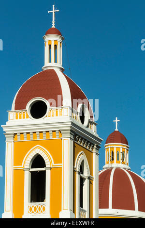 Kathedrale von Granada, zunächst im Jahre 1583 erbaut und viele Male, im Herzen der historischen Stadt von Piraten geplündert; Granada, Nicaragua Stockfoto