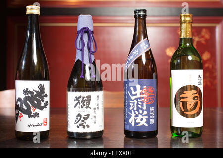 Verschiedenen japanischen Sake bei Hakkasan, Dassai 23, Dewazakura Omachi Ginjo, Tamagawa "Kinsho" Daiginjo, Mayfair, London, UK Stockfoto