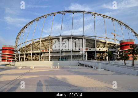 Doha, Katar. 20. Januar 2015. Der Chalifa International Stadium (im Bild während der Vorbereitungen für die FIFA WM 2022) in sportlichen komplexen Aspire Zone in Al Waab Bezirk von Doha, Katar, 20. Januar 2015. © Peter Havlik/CTK Foto/Alamy Live-Nachrichten Stockfoto