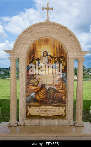 Eine der Stationen des Kreuzes in der Basilika der Unbefleckten Empfängnis in Mongomo, Äquatorial-Guinea, Westafrika Stockfoto