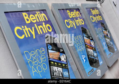 Berlin, Deutschland, Werbeschilder für Touristen App Bluespot CityGuide Stockfoto