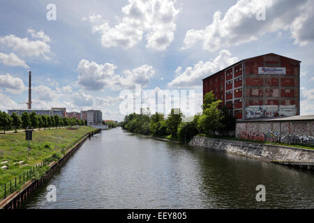 Berlin, Deutschland, alten Lagerhaus am Berlin-Spandau-Navigation-Kanal Stockfoto