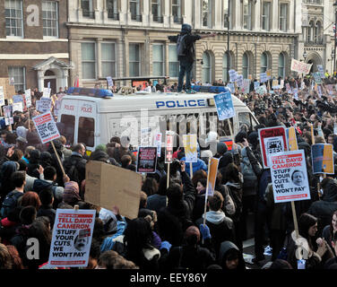 Studenten-Demos gegen Govt schneidet und Gebühren @ Trafalgar Square und Whitehall auffüllen. Stockfoto