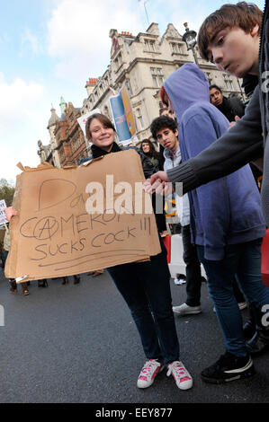 Studenten-Demos gegen Govt schneidet und Gebühren @ Trafalgar Square und Whitehall auffüllen. Stockfoto