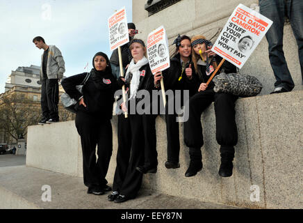 Studenten-Demos gegen Govt schneidet und Gebühren @ Trafalgar Square und Whitehall auffüllen. Stockfoto