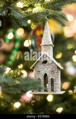 Nahaufnahme von Christbaumschmuck Christbaum hängen Stockfoto