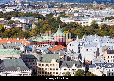 Lettland, Riga, Stadtarchitektur mit Pulverturm Stockfoto