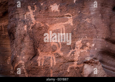 alten Felszeichnungen Quelle an den Wänden der der die Maus Tank Wanderweg im Valley of Fire State Park, Nevada Stockfoto