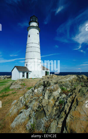 USA, Massachusetts, Boston, Leuchtturm auf Felsen Stockfoto