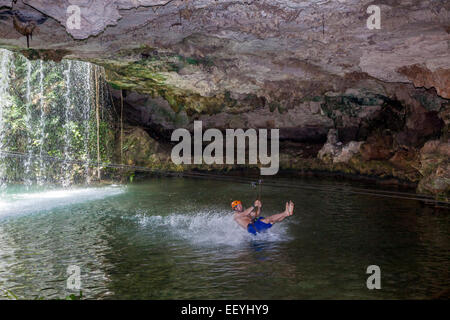 Zip-Lining, Explor, Riviera Maya, Yucatan, Mexiko. Stockfoto