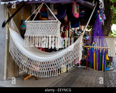Hängematte, Baby-Krippe in einen Souvenir-Shop zu verkaufen.  Playa del Carmen, Riviera Maya, Yucatan, Mexiko. Stockfoto