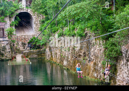 Zip-Lining, Xplor, Riviera Maya, Yucatan, Mexiko. Stockfoto