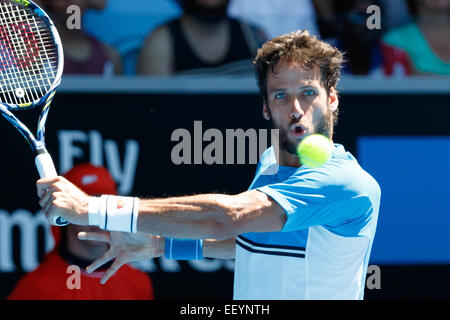 Melbourne, Australien. 24. Januar 2015. 12. Samen Feliciano Lopez (ESP) in Aktion in einem 3. Runde Spiel gegen Jerzy Janowicz (POL) am Tag sechs des 2015 Australian Open Grand-slam-Tennis-Turnier im Melbourne Park in Melbourne, Australien. Sydney Low/Cal-Sport-Medien. Bildnachweis: Csm/Alamy Live-Nachrichten Stockfoto