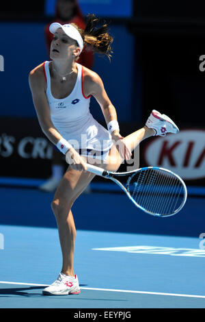 Melbourne, Australien. 24. Januar 2015. Australian Open Tennis aus Melbourne Park. Agnieszka Radwanska Polens dient in ihrem Match gegen Varvara Lepchenko der USA am Tag sechs der 2015 Australian Open in Melbourne Park, Melbourne, Australien. Bildnachweis: Action Plus Sport Bilder/Alamy Live News Stockfoto