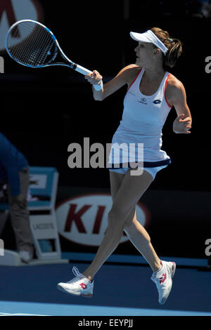 Melbourne, Australien. 24. Januar 2015. Australian Open Tennis aus Melbourne Park. Agnieszka Radwanska Polen kehrt ein Schuss in ihrem Match gegen Varvara Lepchenko der USA am Tag sechs der 2015 Australian Open in Melbourne Park, Melbourne, Australien. Bildnachweis: Action Plus Sport Bilder/Alamy Live News Stockfoto