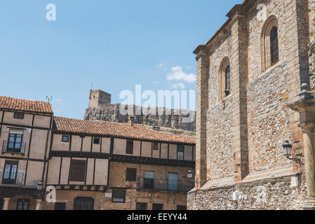 Fernsicht auf die Burg Atienza in Guadalajara, Spanien Stockfoto