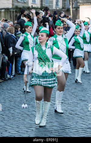 Majoretten und Flagge Weber auf der Piazza del Popolo, Rom, Italien Stockfoto