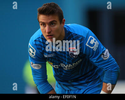 Dingwall, Schottland. 24. Januar 2015. Scottish Premier League. Ross County gegen Celtic. Antonio Reguero von Ross County Credit: Action Plus Sport/Alamy Live News Stockfoto