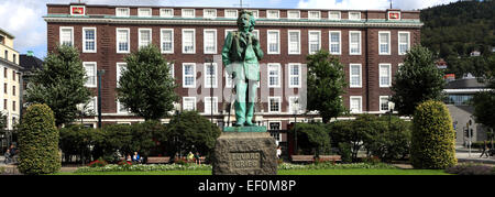 Edvard Grieg-Statue in Festplassen Gärten, Stadt Bergen, Hordaland Region, Norwegen, Skandinavien, Europa. Stockfoto