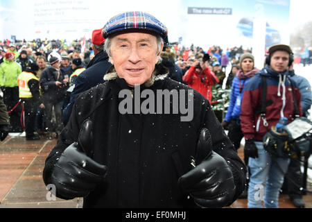 Kitzbüheler, Österreich. 24. Januar 2015. Ehemalige Rennfahrer Jackie Stewart besucht das Hahnenkamm-Rennen in Kitzbüheler, Österreich, 24. Januar 2015. Anlässlich der jährlichen Hahnenkamm-Rennen Stars treffen sich in der renommierten Ski-Hauptstadt. Foto: FELIX HOERHAGER/Dpa/Alamy Live News Stockfoto