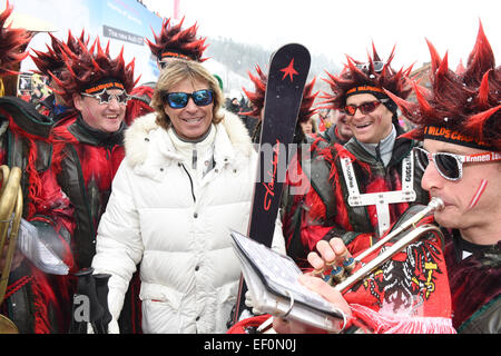 Kitzbüheler, Österreich. 24. Januar 2015. Volksmusiker Hansi Hinterseer besucht das Hahnenkamm-Rennen in Kitzbüheler, Österreich, 24. Januar 2015. Anlässlich der jährlichen Hahnenkamm-Rennen Stars treffen sich in der renommierten Ski-Hauptstadt. Foto: FELIX HOERHAGER/Dpa/Alamy Live News Stockfoto