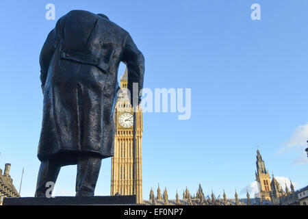 Parliament Square, Westminster, London, UK. 24. Januar 2015. Heute ist der 50. Jahrestag des Todes von Premierminister Winston Churchill Credit: Matthew Chattle/Alamy Live News Stockfoto