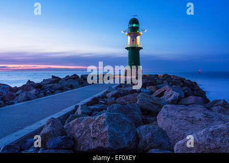 Mole in Warnemünde (Deutschland). Stockfoto