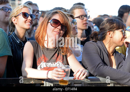 BARCELONA - 30 Mai: Publikum ein Konzert beim Festival Heineken Primavera Sound 2014 (PS14) Uhr. Stockfoto