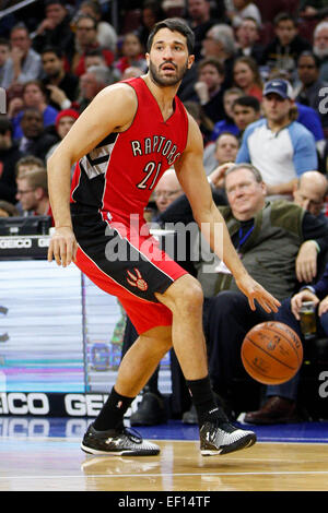 23. Januar 2015: Toronto Raptors bewachen Greivis Vasquez (21) in Aktion während der NBA-Spiel zwischen den Toronto Raptors und die Philadelphia 76ers im Wells Fargo Center in Philadelphia, Pennsylvania. Die Toronto Raptors gewann 91-86. Stockfoto