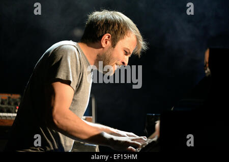 BARCELONA - JUN 12: Nils Frahm (deutscher Musiker, Komponist und Pianist) Auftritt beim Sonar Festival. Stockfoto